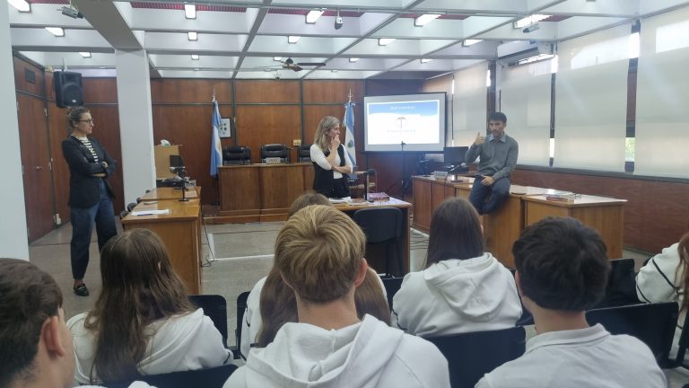 “Educación + Justicia”: Estudiantes de Embajador Martini conocieron por dentro el Poder Judicial de General Pico