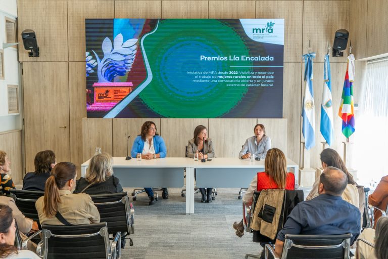 Un cambio de paradigma en la ruralidad: convocan al premio ‘Lía Encalada’ para reconocer a mujeres líderes