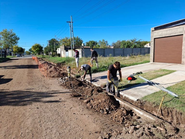 Con apoyo provincial, Alpachiri expande su red de agua potable para un plan de viviendas y futuros desarrollos