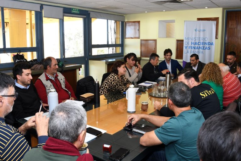 Paritaria estatal: el Gobierno de La Pampa acordó un aumento del 4% para mayo y una suba en las asignaciones familiares