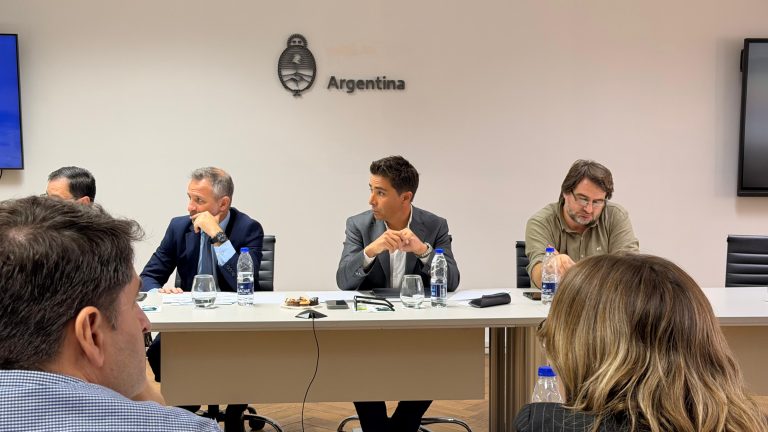 La Pampa reclamó en un encuentro federal por la continuidad de la obra pública paralizada por Nación