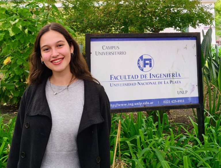 Una estudiante de Trenel con promedio de 9,40 cursa Ingeniería Aeroespacial en La Plata y sueña con trabajar en Argentina