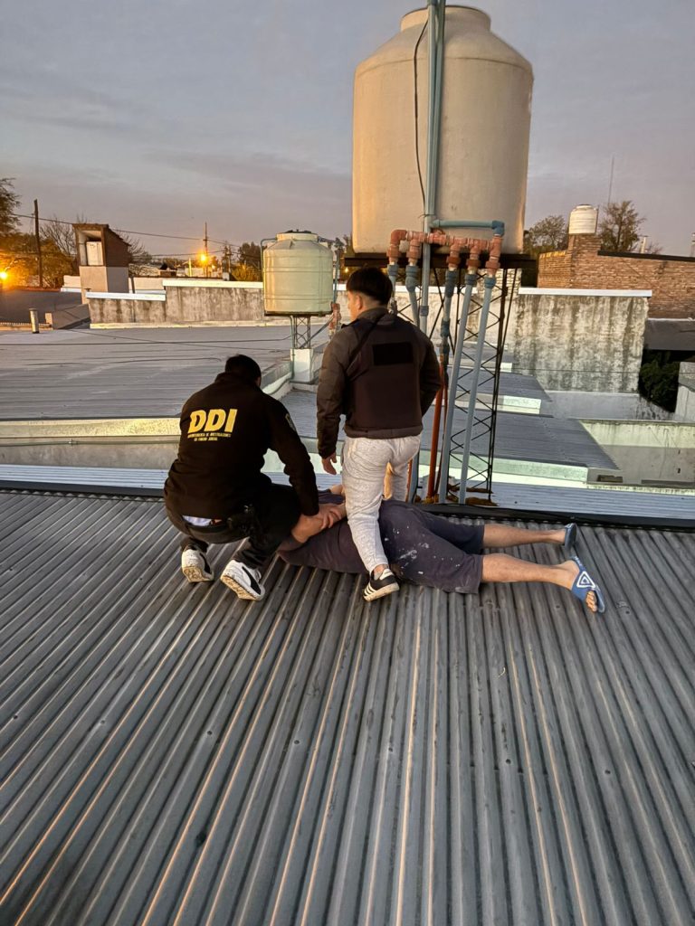 Atraparon en Lincoln a un condenado por abuso sexual de Colonia Barón: intentó escapar por los techos