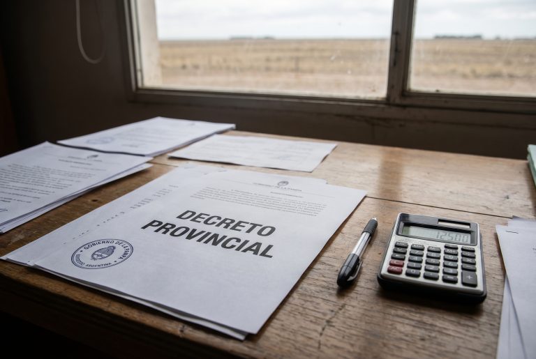 Ajuste salarial en las Comisiones de Fomento y aumento en las pensiones a la vejez e invalidez