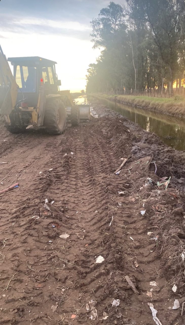 Intendente Alvear: el municipio repara calles tras las lluvias y explica las dificultades para nuevas obras de asfalto