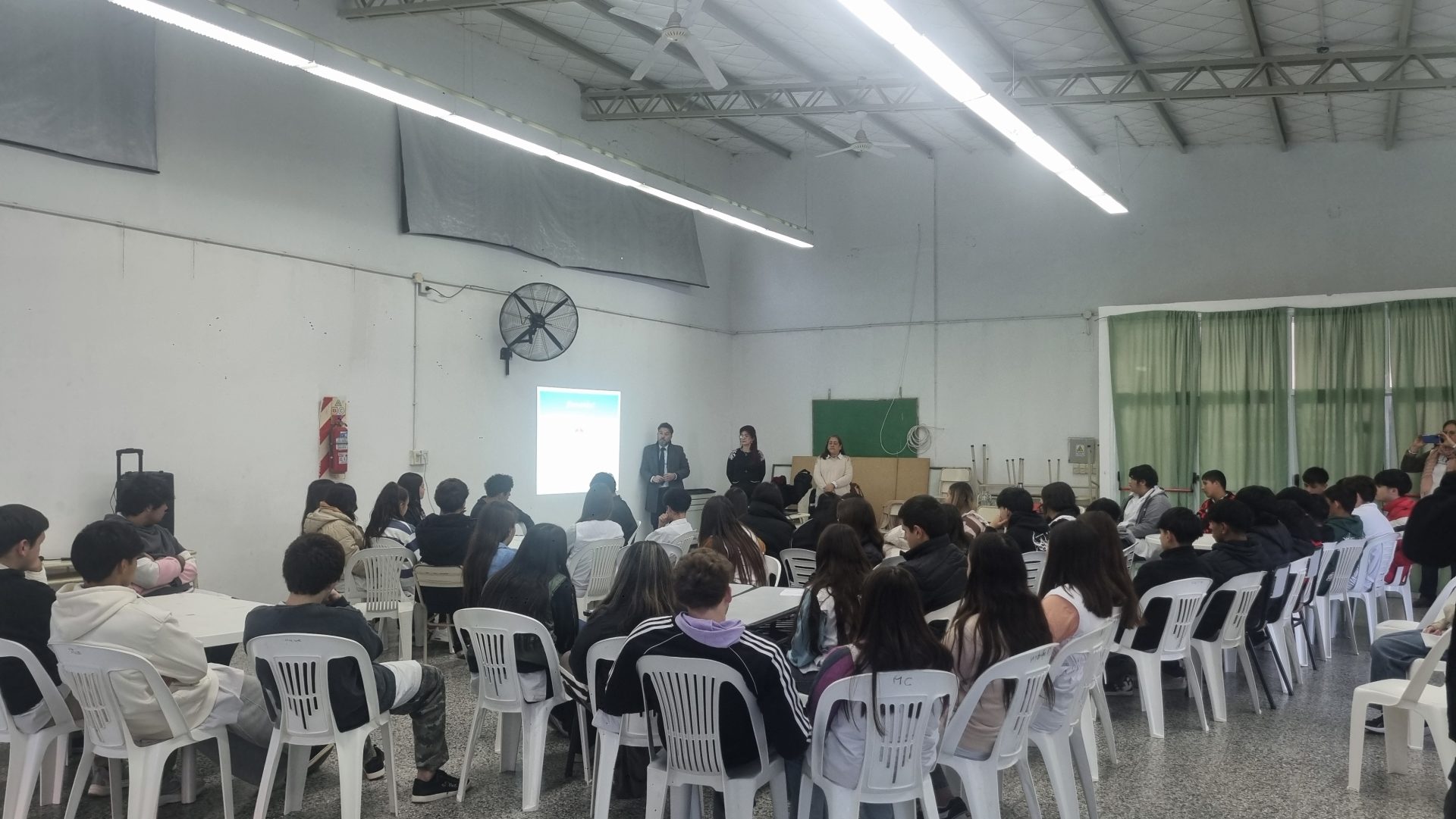 Estudiantes de La Maruja se convirtieron en jueces y fiscales en un simulacro de audiencia judicial