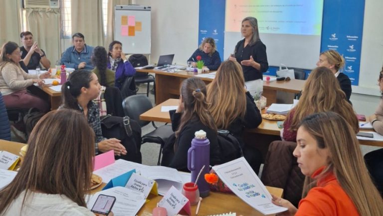 Educación de Jóvenes y Adultos: Directores de toda la Provincia se reunieron para fortalecer la modalidad