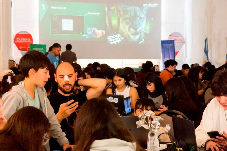 General Acha: más de 100 personas se capacitaron en Inteligencia Artificial con el programa Código Pampa