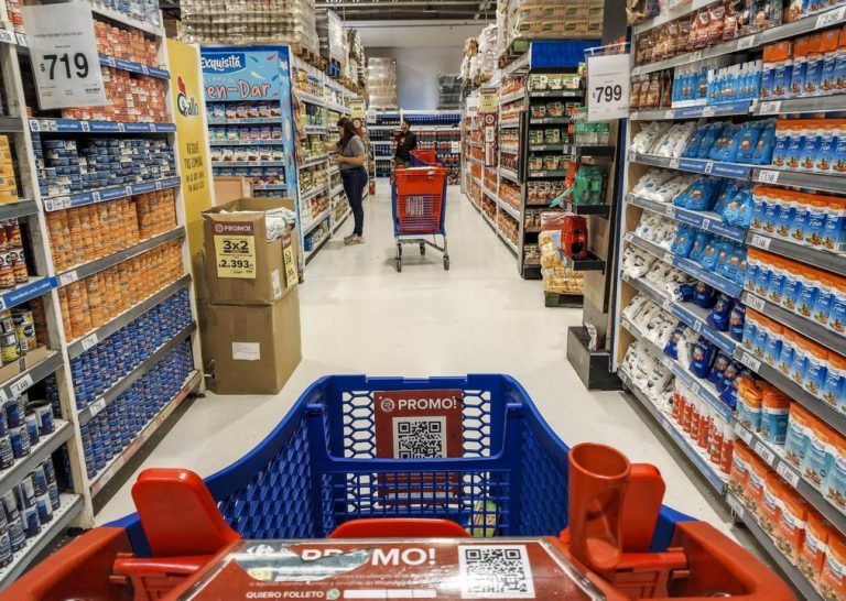 La inflación de mayo se desaceleró a 2,1% y acumula un alza de 33,2% en el último año