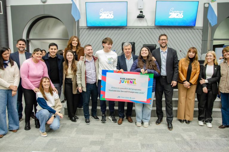 Seleccionar Parlamento Juvenil: “Eco Pupitres”, la propuesta de estudiantes de General Pico, fue la más votada