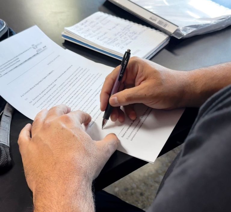 UTELPa presentó casi 1.800 firmas para exigir licencias por controles de salud preventivos