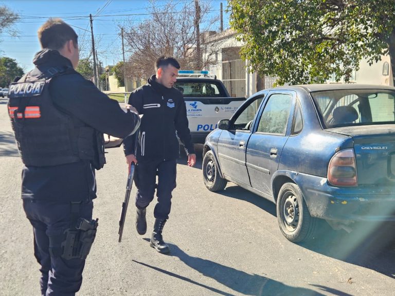 Dos hombres fueron detenidos in fraganti tras robar un medidor de gas en el barrio Este