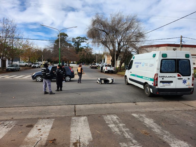 Una mujer fue hospitalizada tras un choque en la Avenida y la calle 25