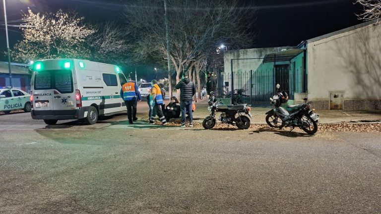 Joven motociclista hospitalizada tras derrapar en la intersección de calles 8 y 113