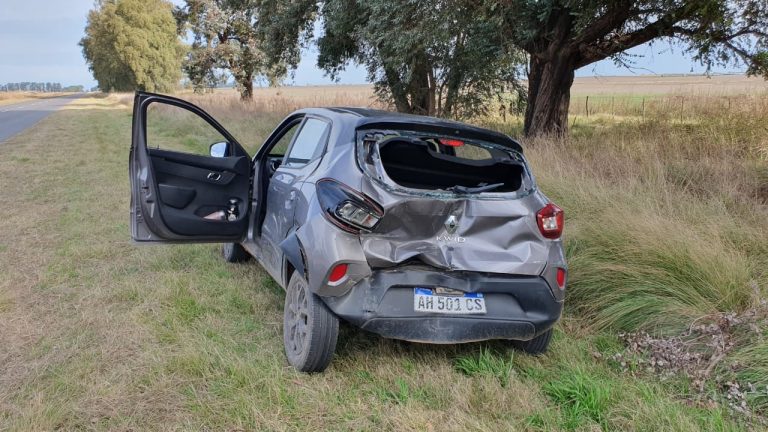 Fuerte choque en la Ruta 101 entre General Pico y Speluzzi: una mujer fue trasladada al Hospital Centeno