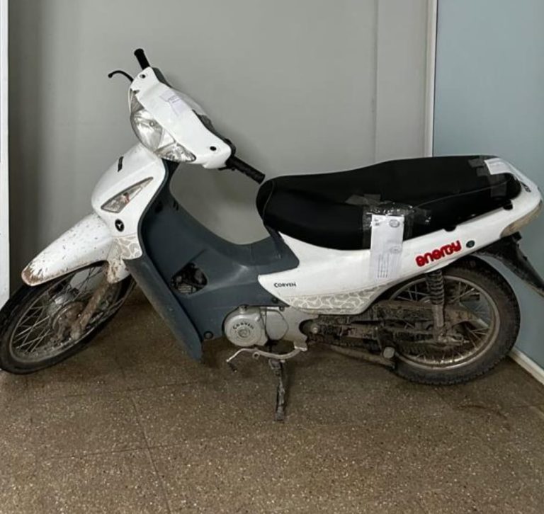 Rápido accionar policial en Eduardo Castex: recuperan una motocicleta y una amoladora robadas en dos hechos distintos