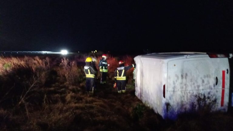 Vuelco en la ruta 101 cerca de Realicó: el conductor de un furgón perdió el control y resultó ileso