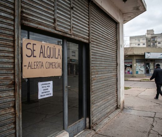 Alerta en el sector comercial de La Pampa: fuerte caída de ventas y alta presión impositiva marcan el rumbo del bimestre (Imagen ilustrativa IA - infopico.com)