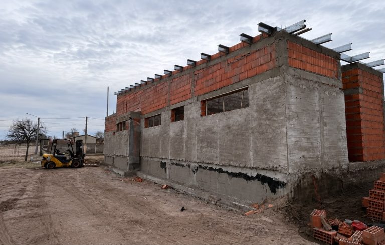 Con una inversión superior a los $760 millones, avanza la obra del nuevo Centro de Salud en Santa María de las Pampas