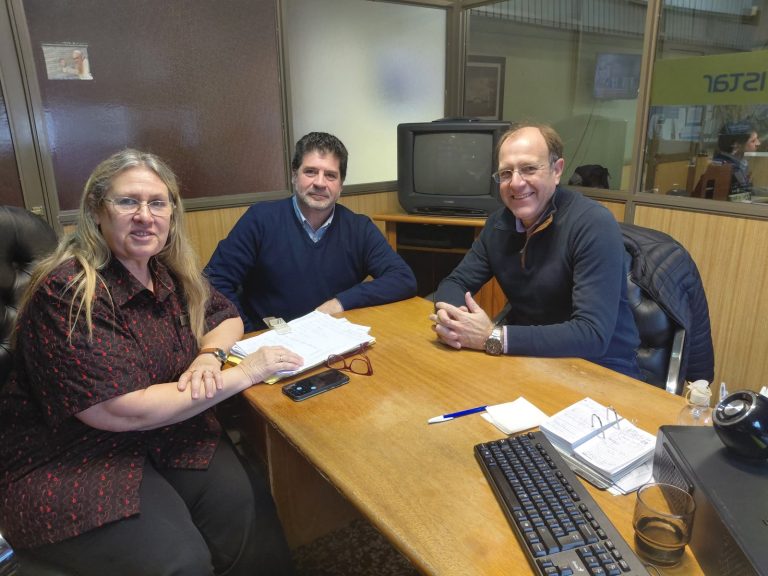 El Gobierno provincial respalda proyectos clave de la Cooperativa de Miguel Riglos: la red de agua y la fibra óptica