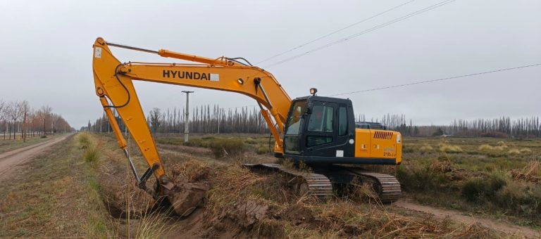 Para garantizar el agua para la producción, el EPRC realiza un intenso mantenimiento del sistema de riego
