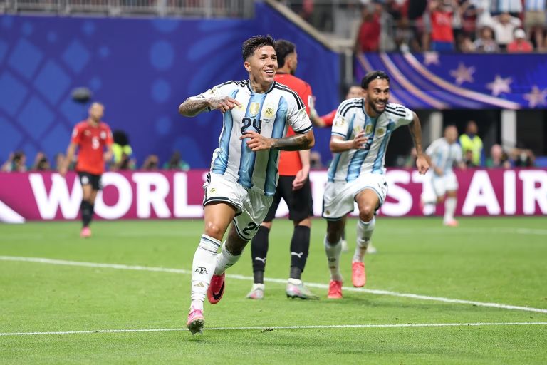 Remontada épica en Atlanta: Argentina venció 3 a 2 a Egipto y avanzó a cuartos de final