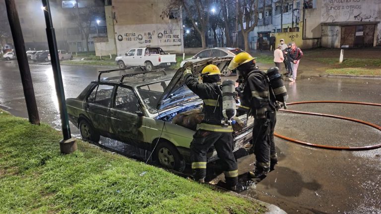 Incendio de vehículo en General Pico: «Estamos esperando las pericias para determinar la intencionalidad»