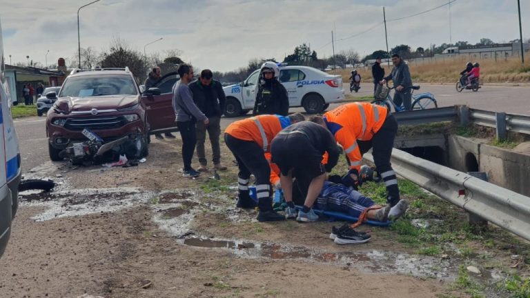 Dieron de alta al motociclista accidentado en la intersección de calles 107 y 108: sufrió fractura en una de sus piernas