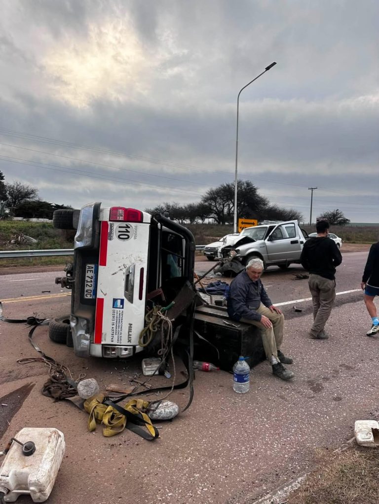 Fuerte choque y vuelco en el cruce de las rutas 35 y 14 en Toay deja un herido