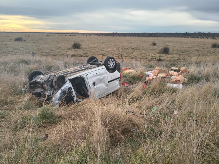 Fuerte choque en la Ruta Provincial 1 entre Alpachiri y General Campos dejó tres personas heridas