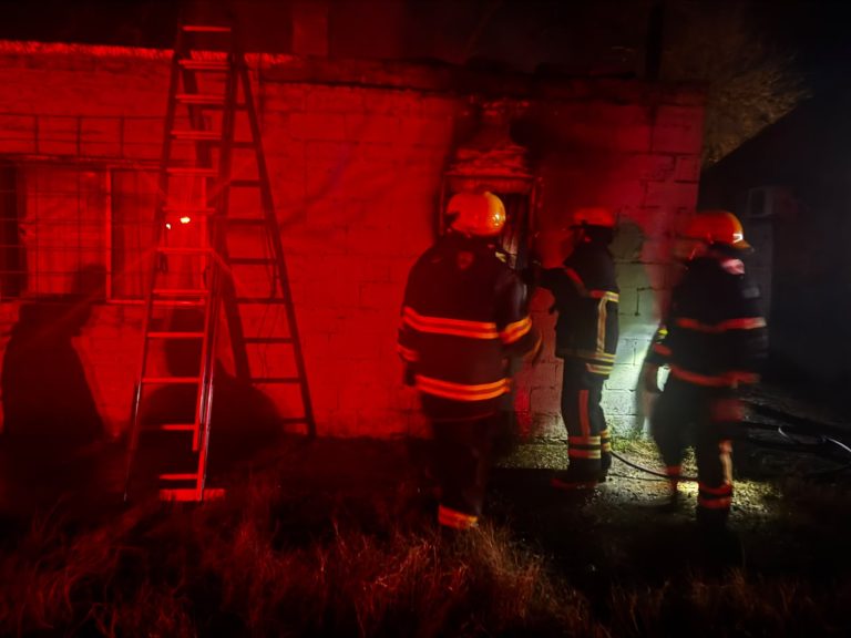 Trágico incendio en Victorica: una persona de 60 años falleció en el interior de su vivienda