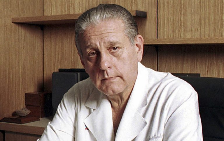 En honor a Favaloro, se conmemora el Día Nacional de la Medicina Social
