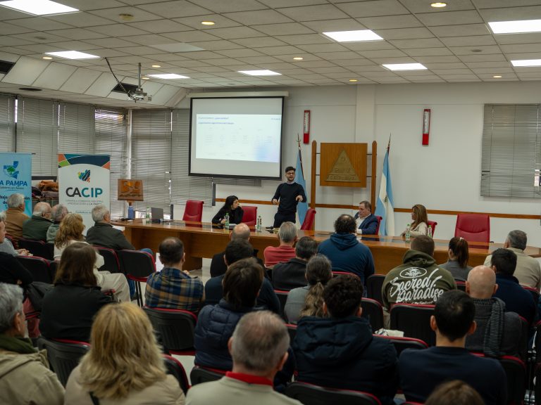 ¿De quién es el futuro del trabajo? Inteligencia Artificial, plataformas y el debate por la modernización laboral en La Pampa