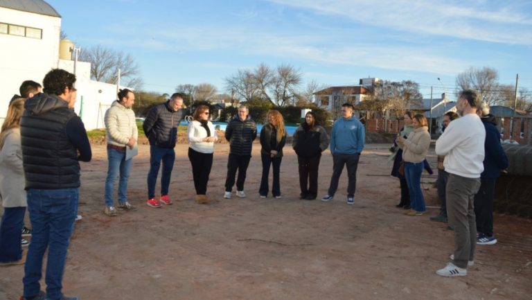 Respaldo provincial: El Club Ferro de Pico recibió fondos para la construcción de un playón multifuncional