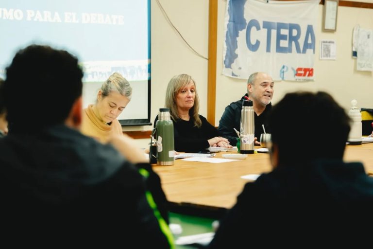 Tras las elecciones de UTELPa, Ziliotto designó a Fabio Zeballos como nuevo vocal docente en el ISS