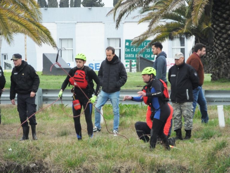 Hallaron un cuerpo en el canal de desagüe de la calle 9 y avenida Brunengo