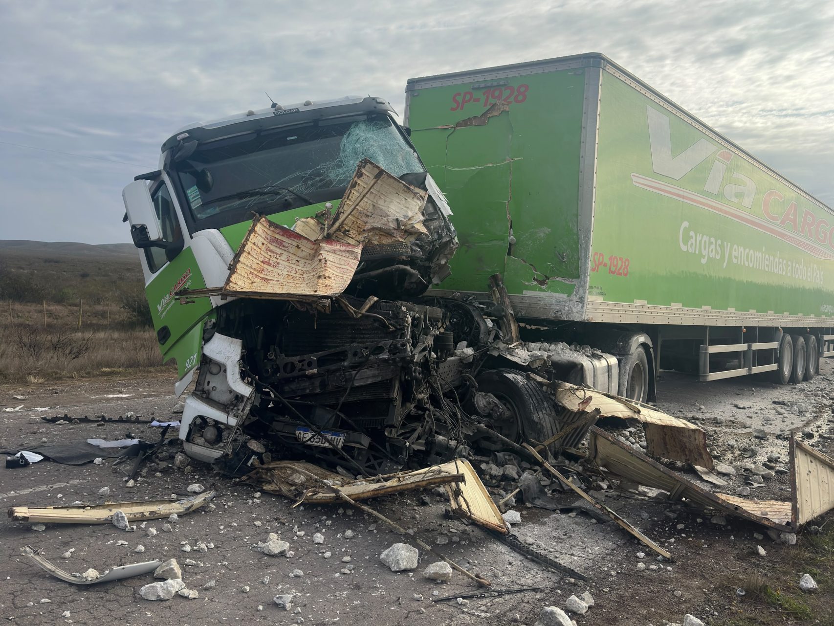 Fuerte choque entre dos camiones en la ruta nacional 152 cerca de Lihué Calel