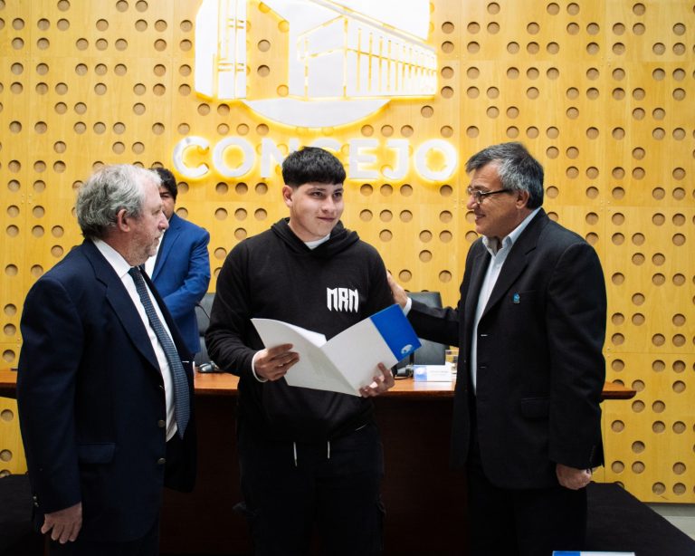 Concejo de General Pico: distinguieron al joven que rescató a un niño de un incendio