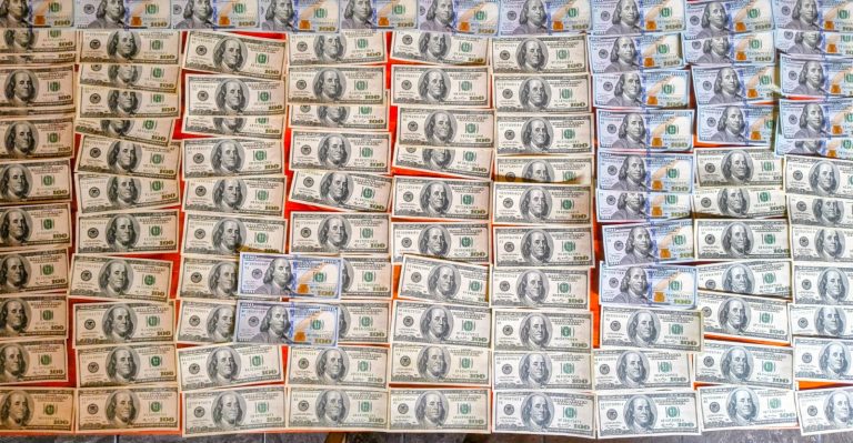 Esclarecen un millonario hurto en Trenel: recuperaron más de 10 mil dólares tras un allanamiento en General Pico