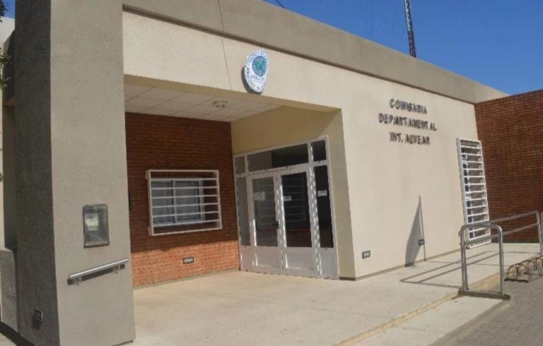 Mató de un disparo al perro de su vecino en Intendente Alvear: le secuestraron el arma y plantas de marihuana