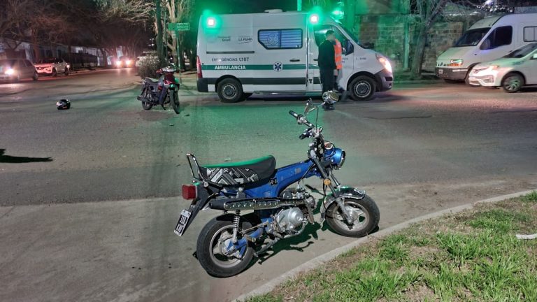 Choque entre dos motocicletas en calles 115 y 4 dejó a dos jóvenes hospitalizados