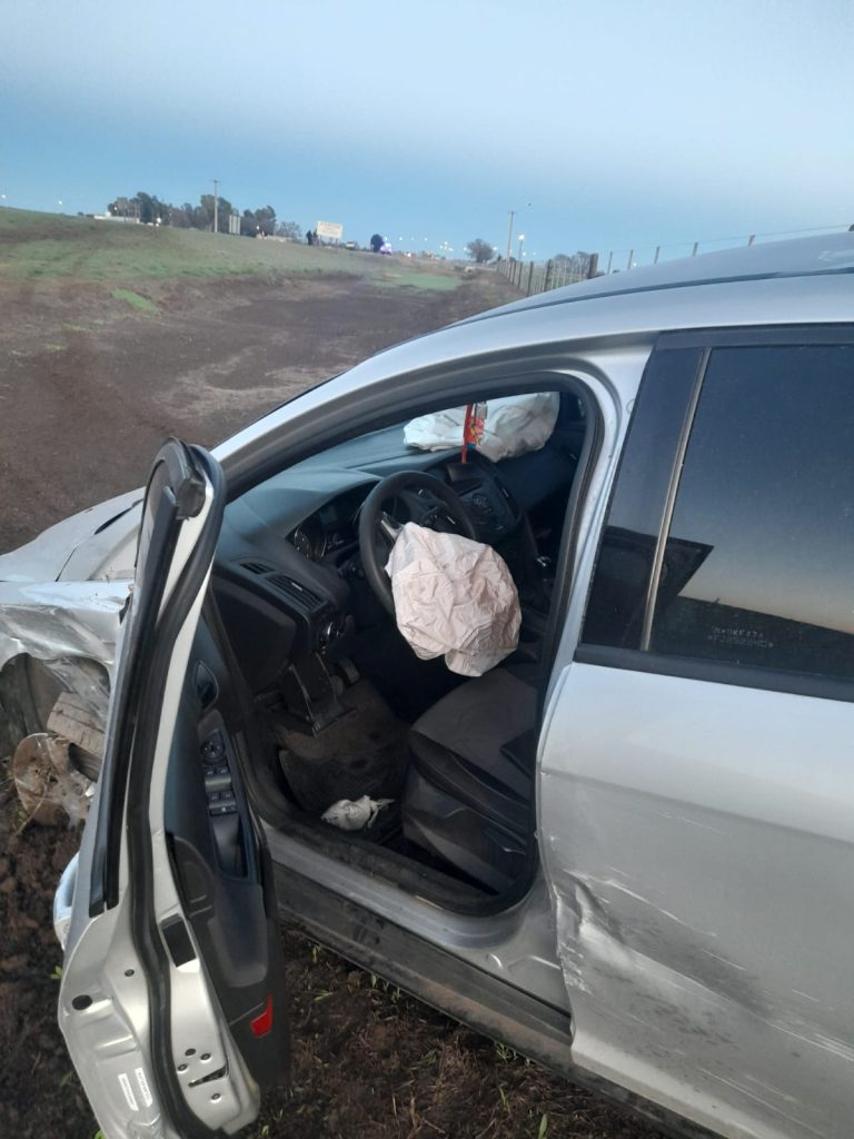Fuerte choque en la Ruta Provincial 4 cerca del cruce con la 35: cuatro personas hospitalizadas