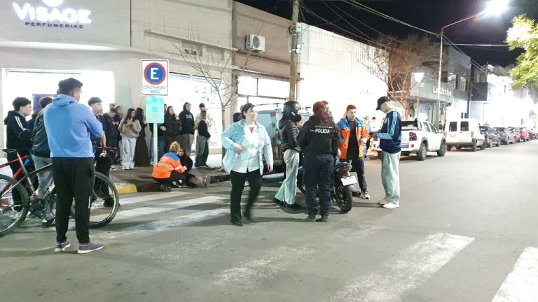 Noche accidentada en el centro de General Pico: tres personas hospitalizadas tras dos siniestros viales