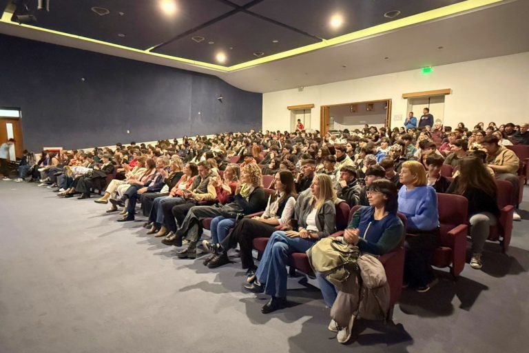 Presentaron la obra “Activamos modo avión” para reflexionar sobre las violencias en entornos digitales