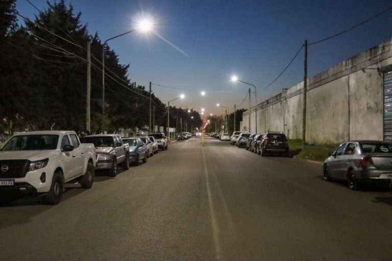 General Pico: suman nueva iluminación LED en el barrio Carlos Berg