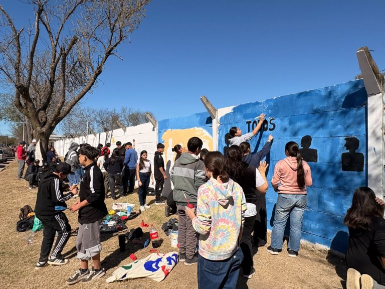 Con un masivo concurso de murales, comenzó el Festival Primavera Alvear 2026