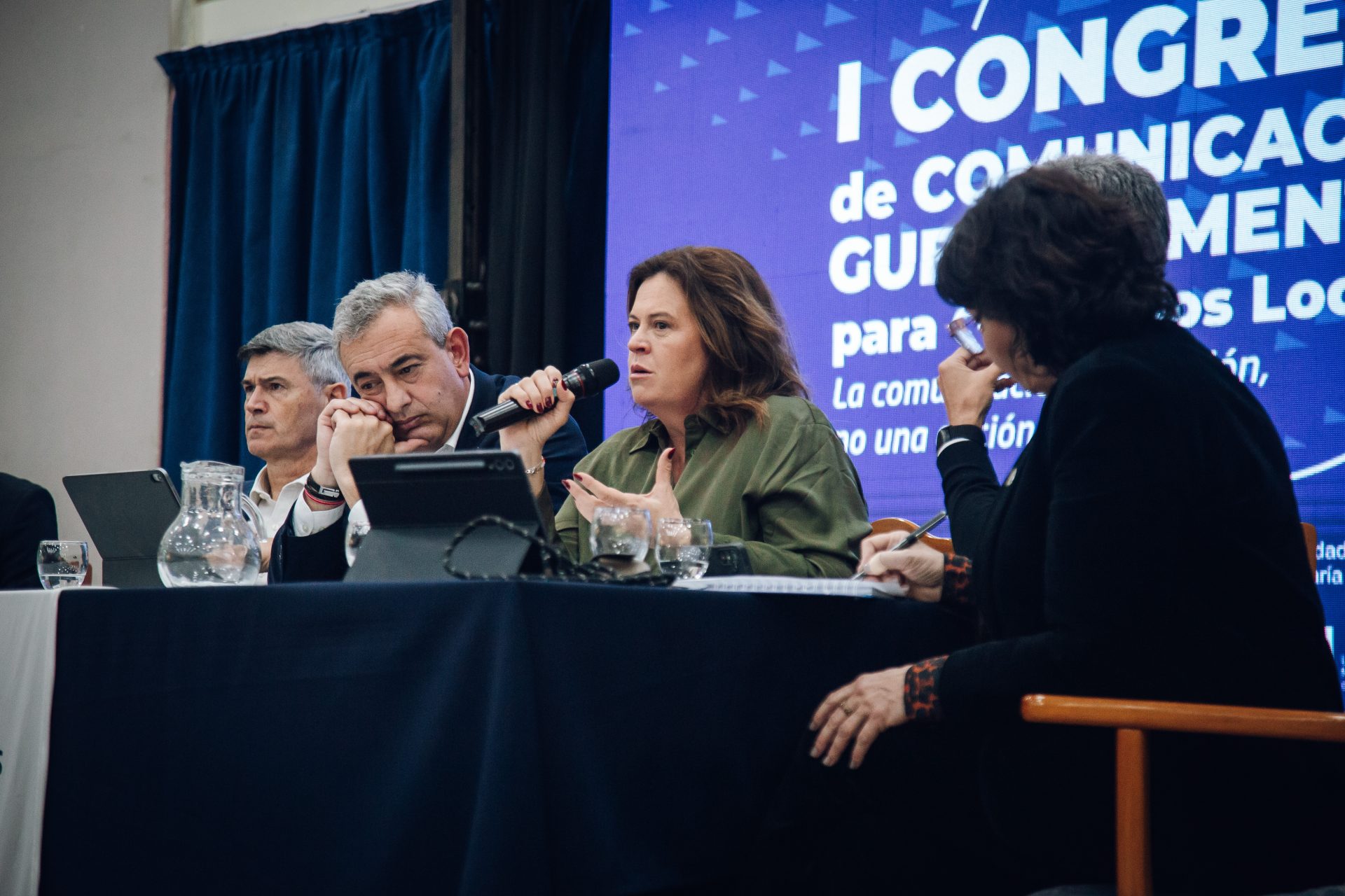 Fernanda Alonso disertó sobre comunicación gubernamental junto a intendentes de Córdoba, Rosario y Mendoza