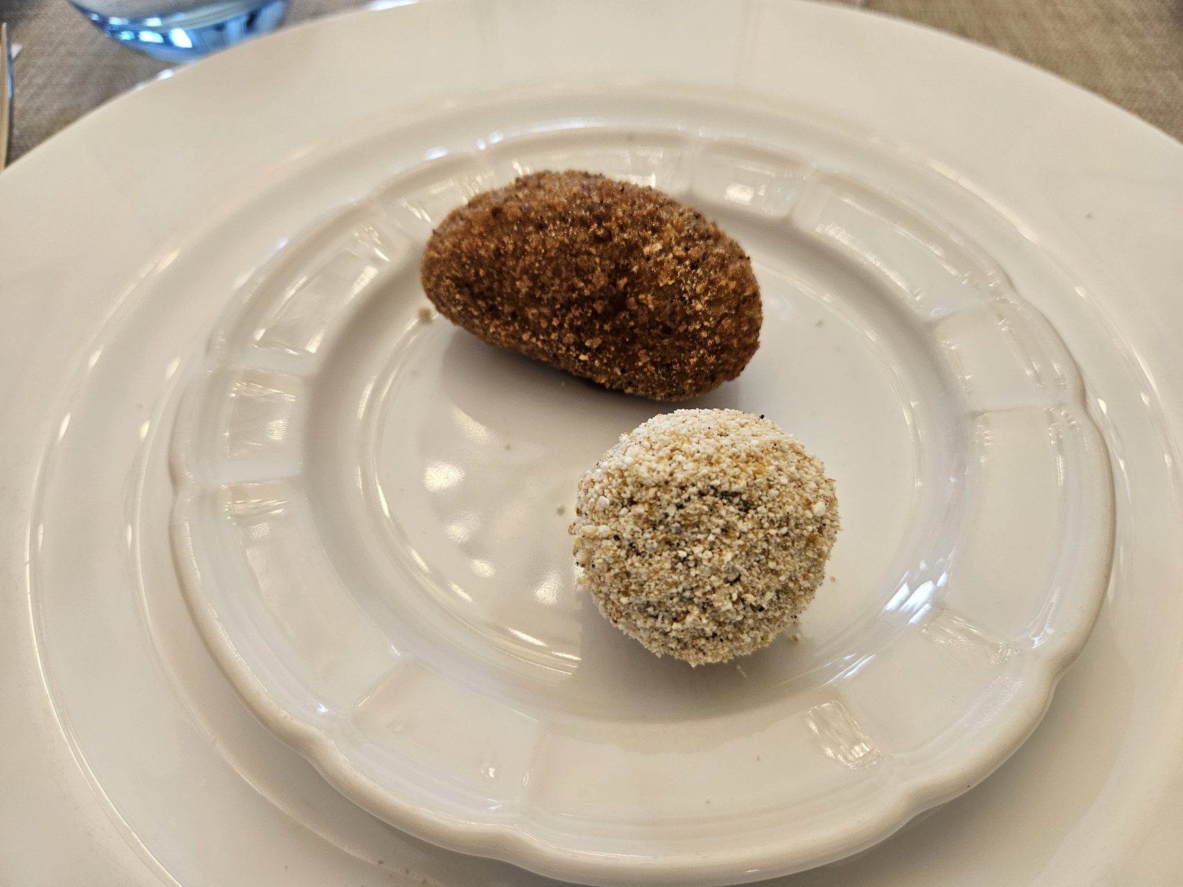 Trampantojo de croqueta y croqueta de jamón serrano