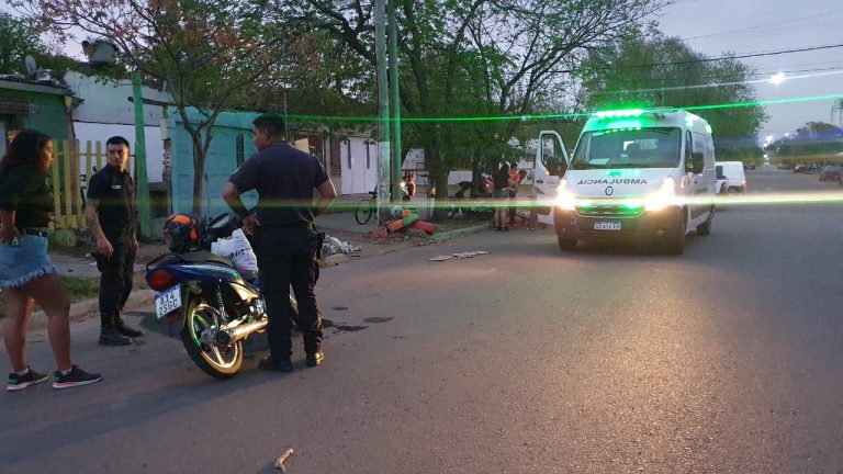 Choque entre dos motos en calle 4 y 31: una joven debió ser hospitalizada