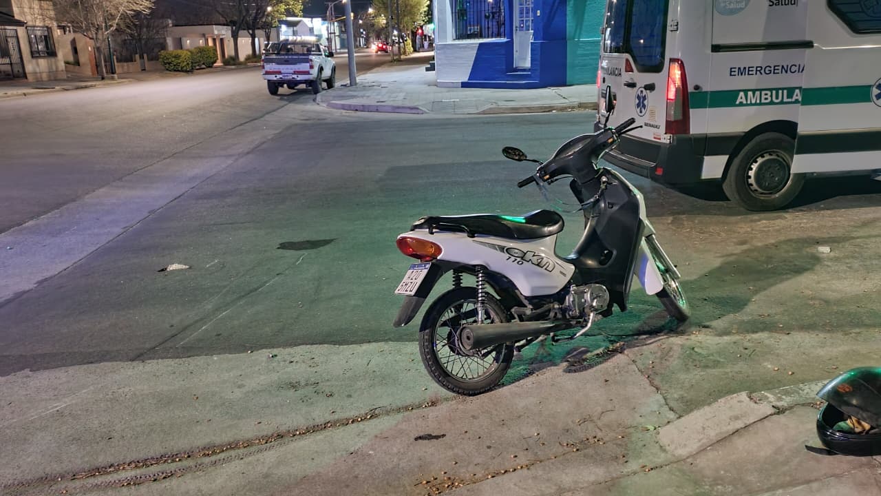 Moto caída en General Pico
